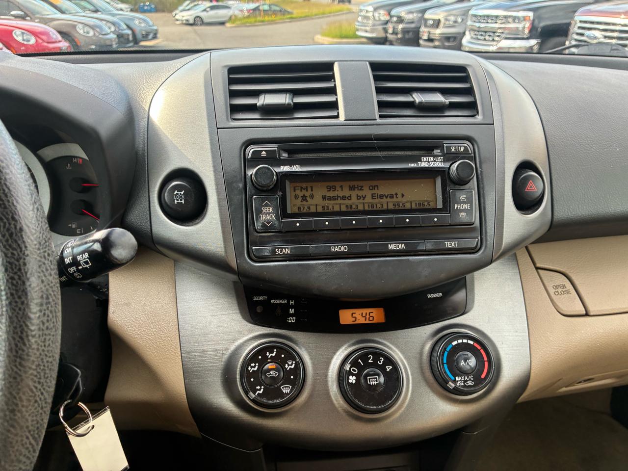 Toyota RAV4 Base I4 4WD 2012