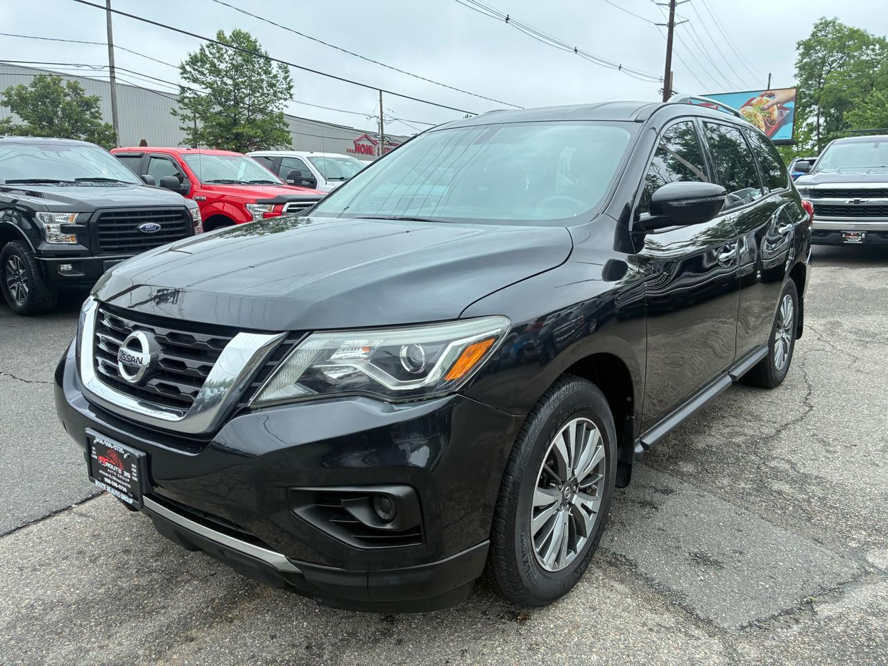 2020 Nissan Pathfinder S 4WD's photo