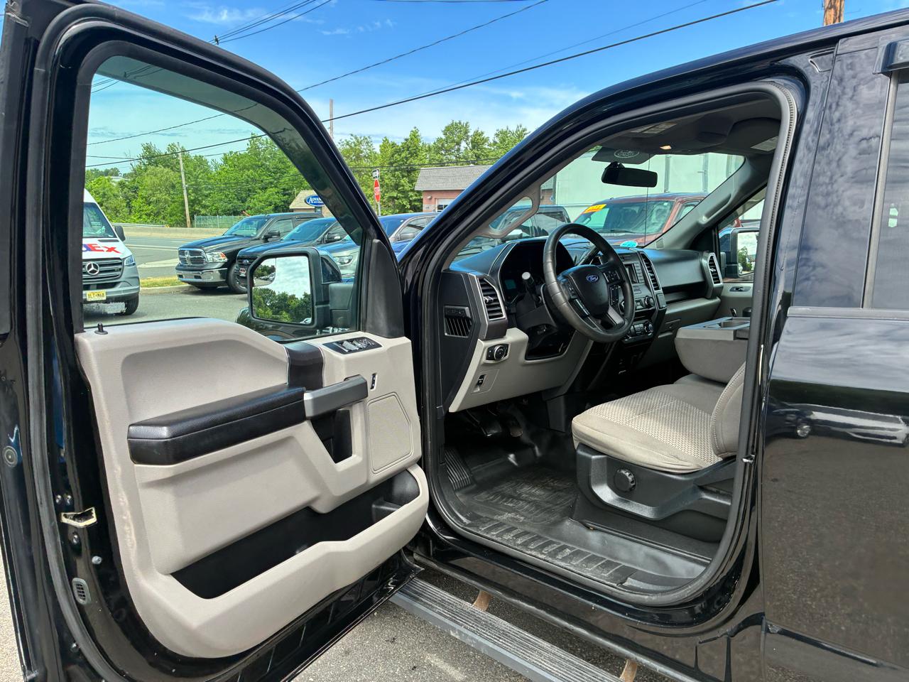 Ford F-150 XLT SuperCrew 5.5-ft. Bed 4WD 2017
