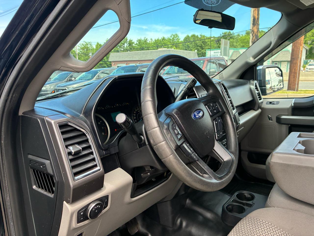 Ford F-150 XLT SuperCrew 5.5-ft. Bed 4WD 2017