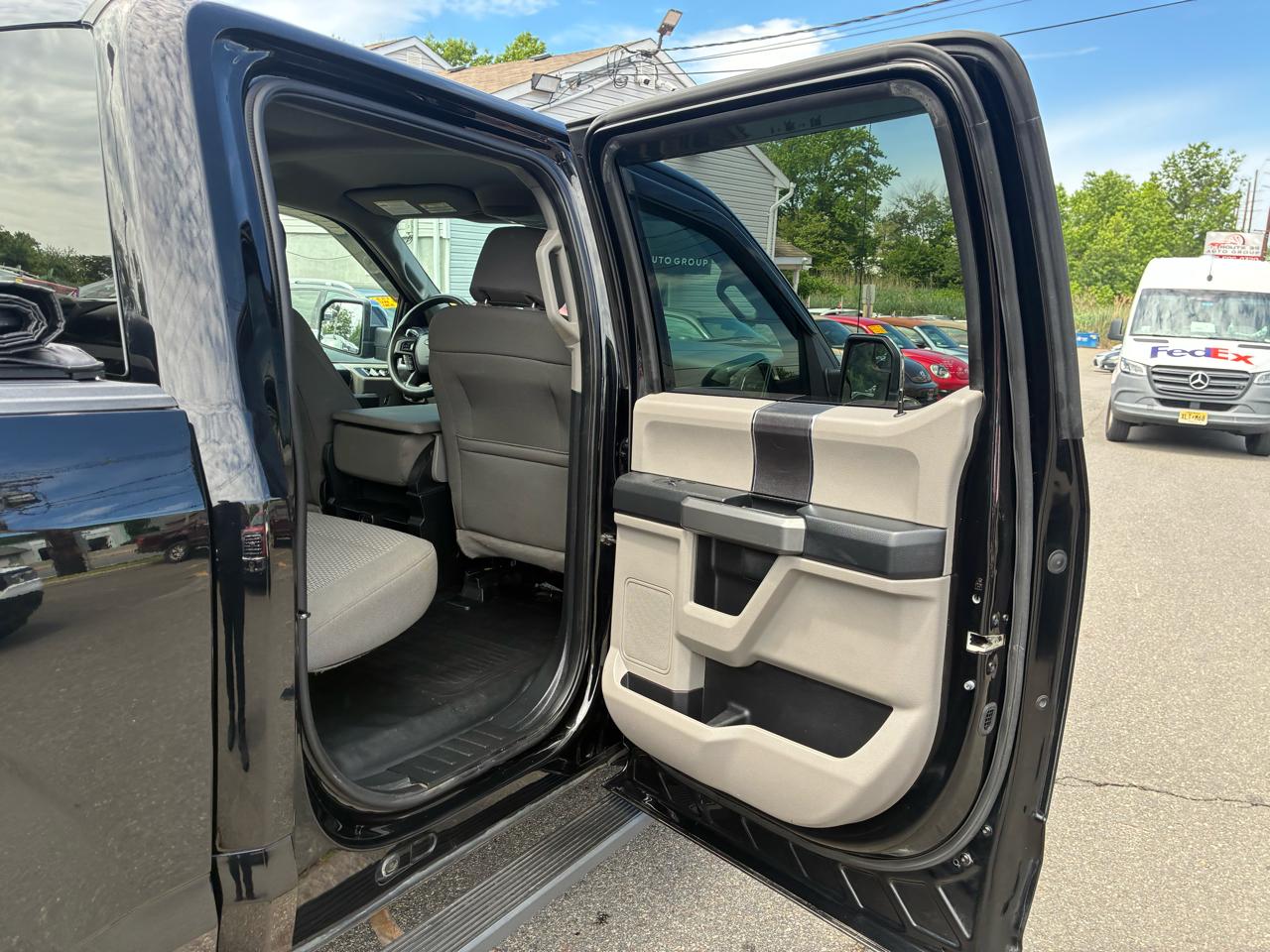Ford F-150 XLT SuperCrew 5.5-ft. Bed 4WD 2017