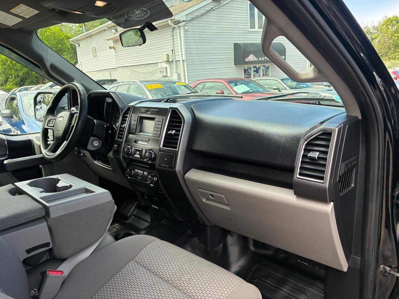 Ford F-150 XLT SuperCrew 5.5-ft. Bed 4WD 2017