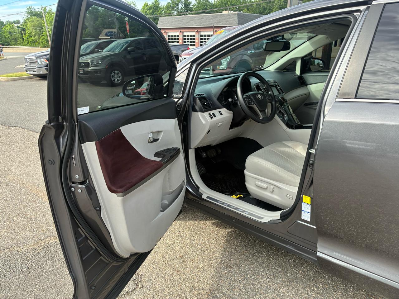 Toyota Venza LE I4 AWD 2014