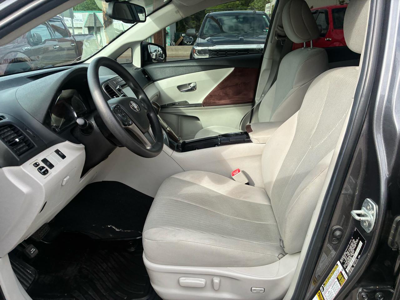 Toyota Venza LE I4 AWD 2014