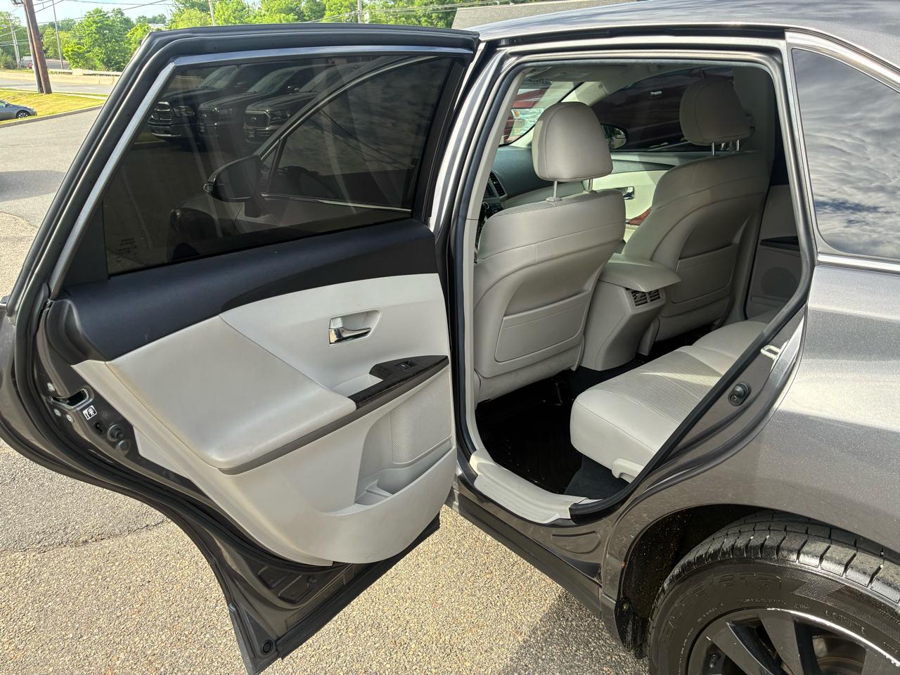 Toyota Venza LE I4 AWD 2014