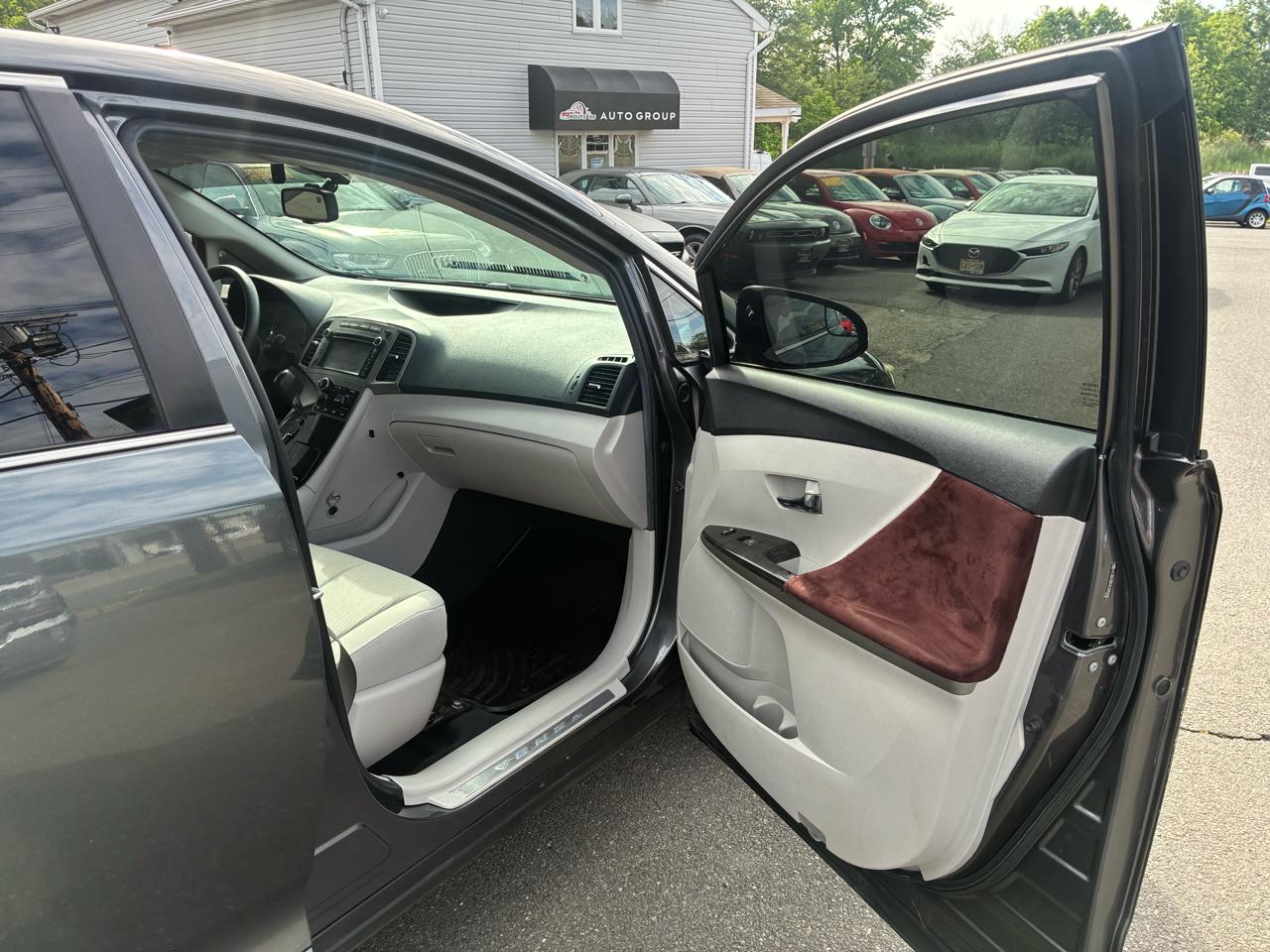 Toyota Venza LE I4 AWD 2014