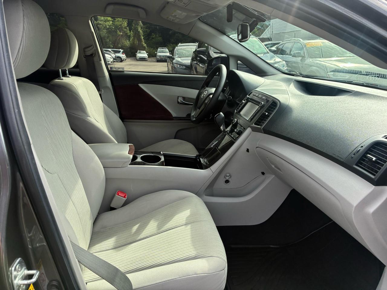 Toyota Venza LE I4 AWD 2014