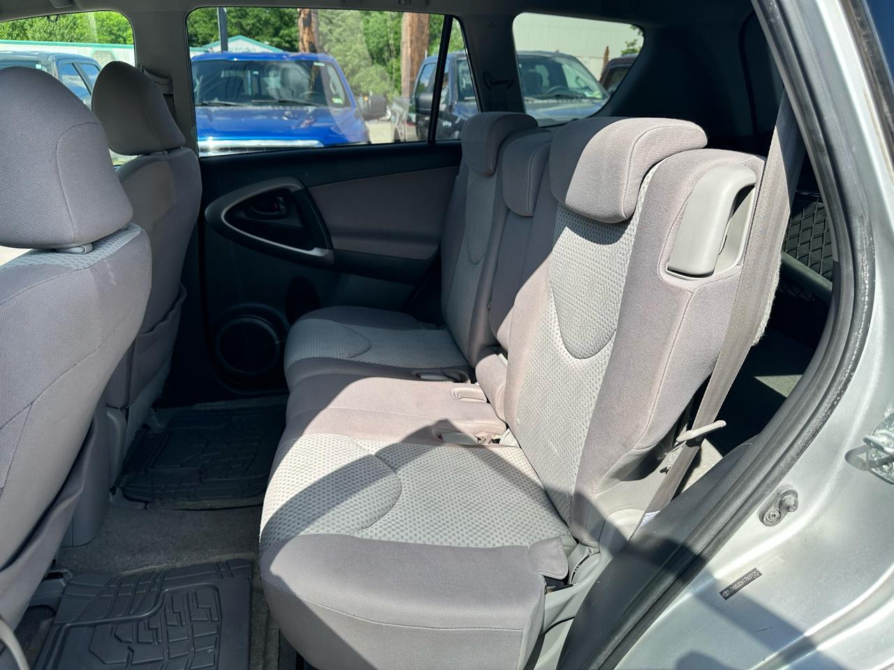 Toyota RAV4 Base I4 4WD 2007