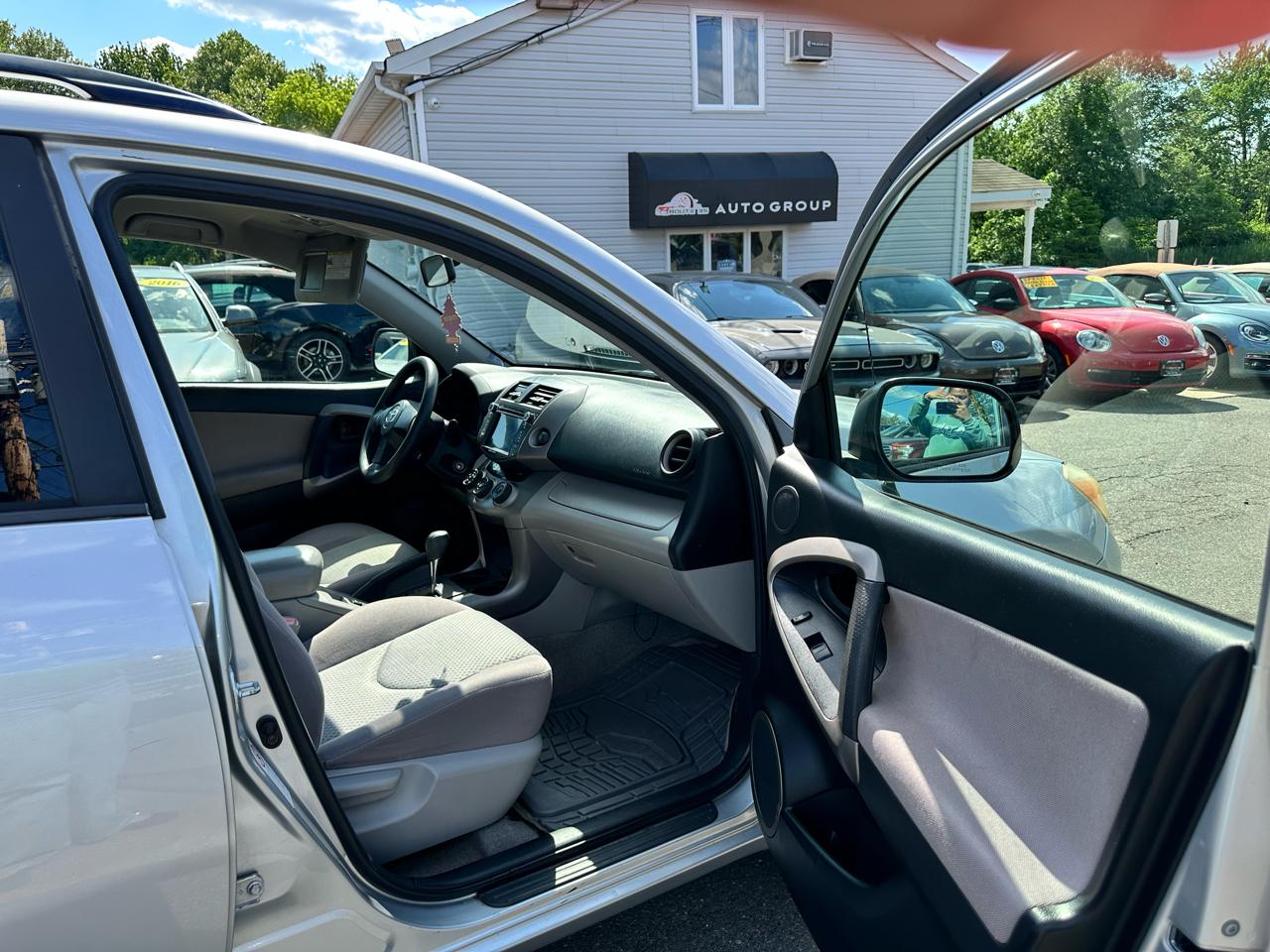 Toyota RAV4 Base I4 4WD 2007