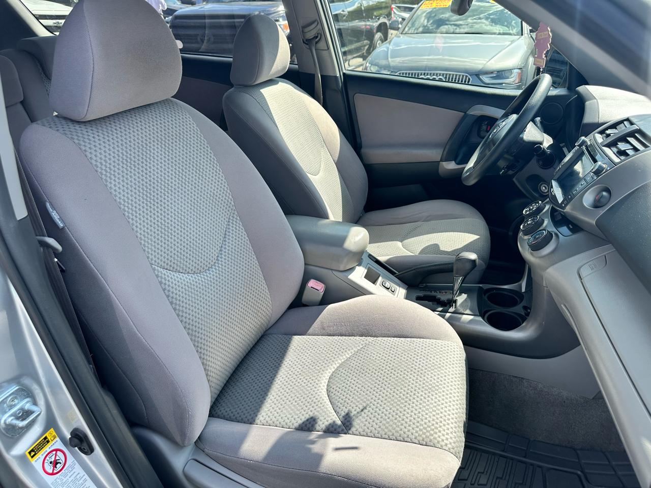 Toyota RAV4 Base I4 4WD 2007