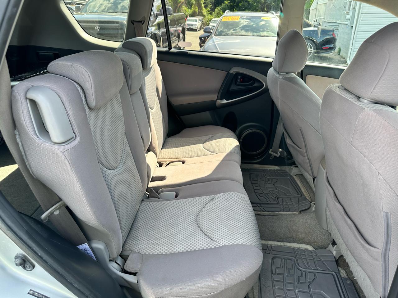 Toyota RAV4 Base I4 4WD 2007
