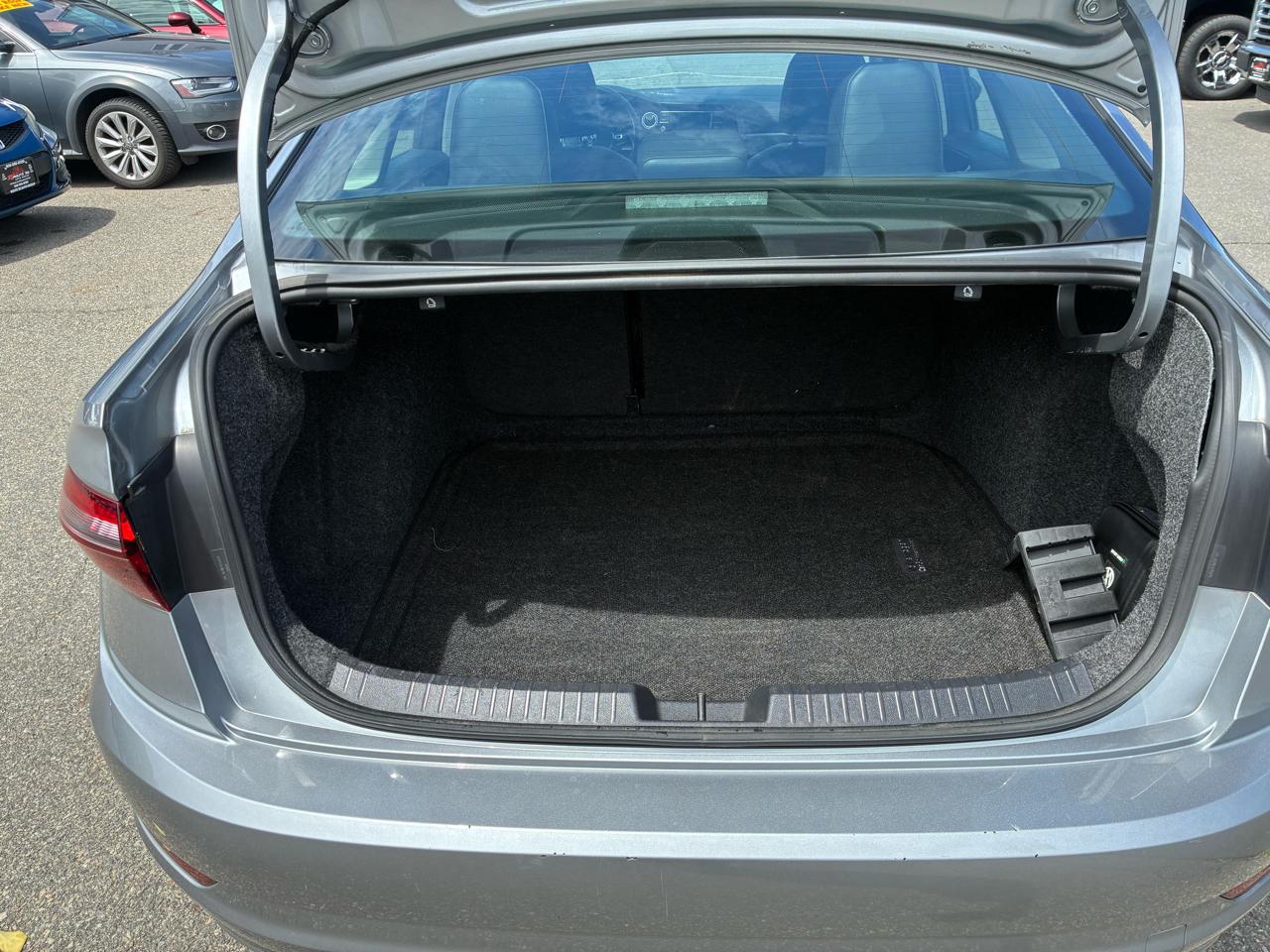 Volkswagen Jetta 1.4T SE 8A 2020
