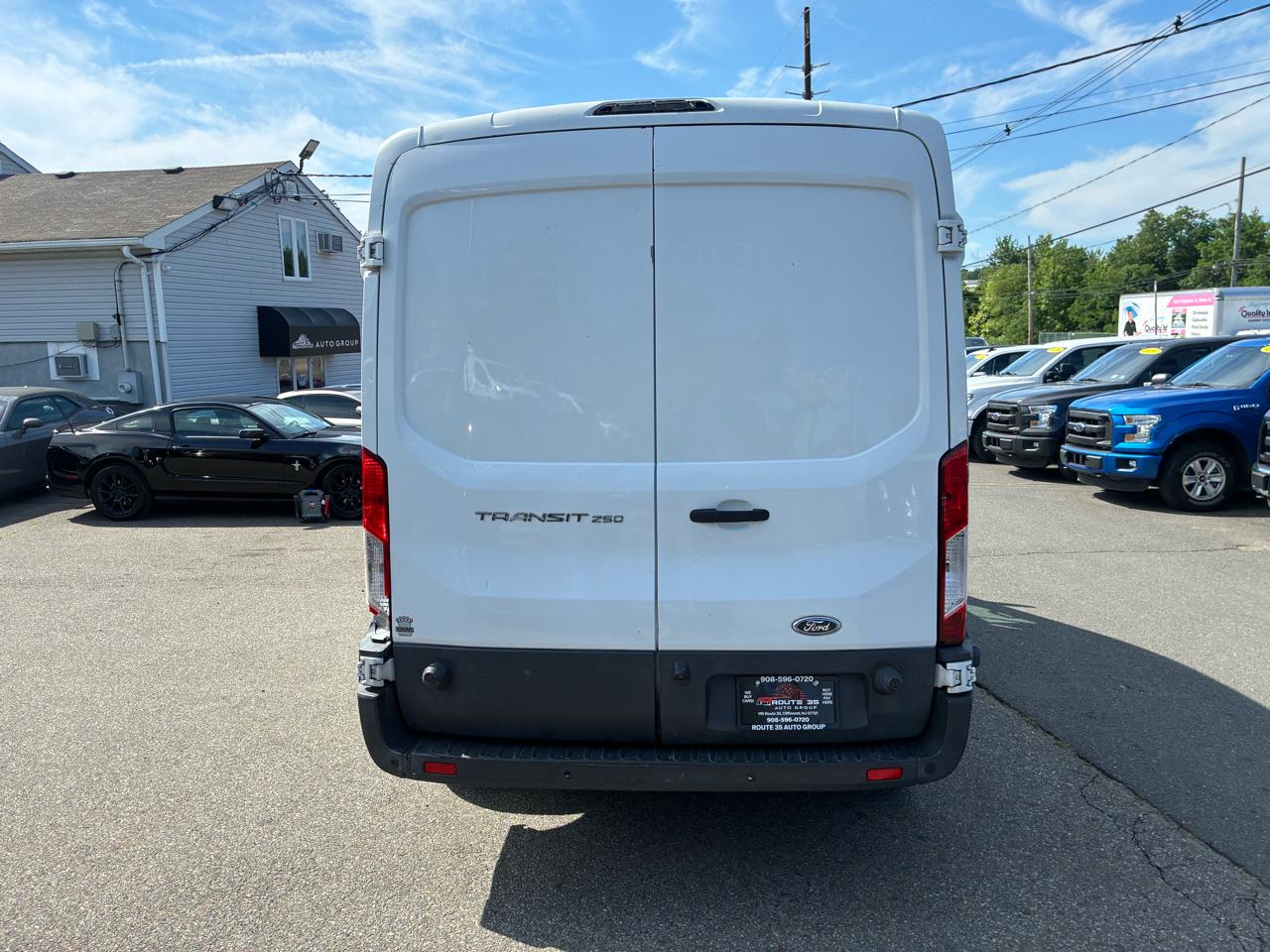 Ford Transit 250 Van Med. Roof w/Sliding Pass. 148-in. WB 2016