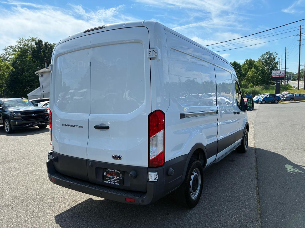 Ford Transit 250 Van Med. Roof w/Sliding Pass. 148-in. WB 2016