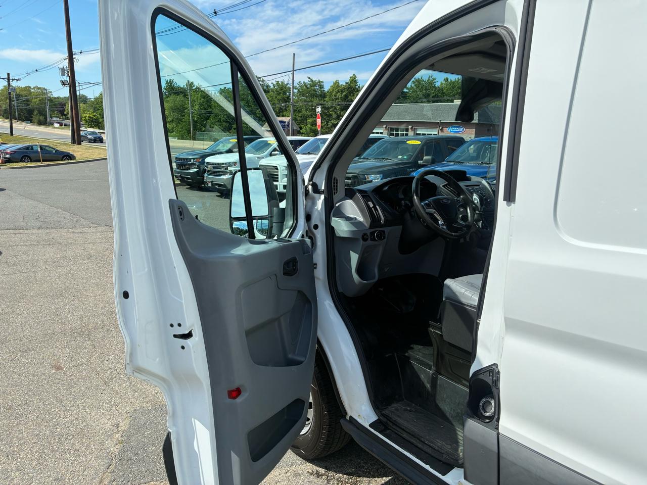 Ford Transit 250 Van Med. Roof w/Sliding Pass. 148-in. WB 2016