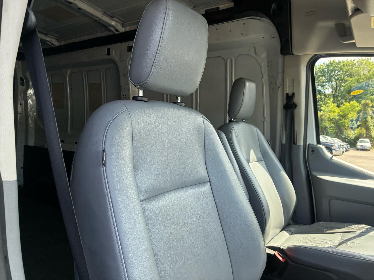 Ford Transit 250 Van Med. Roof w/Sliding Pass. 148-in. WB 2016