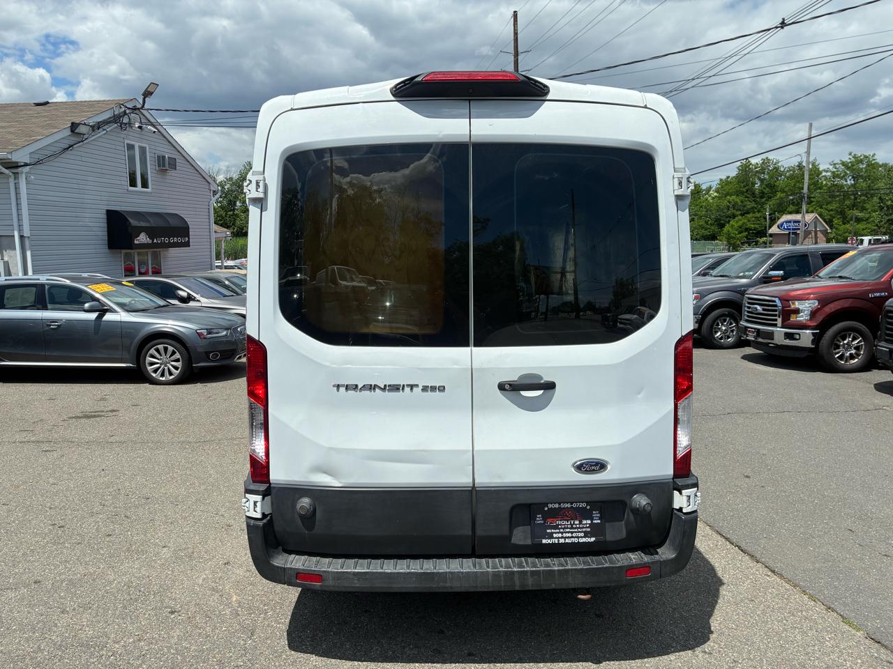 Ford Transit 250 Van Med. Roof w/Sliding Pass. 148-in. WB 2019