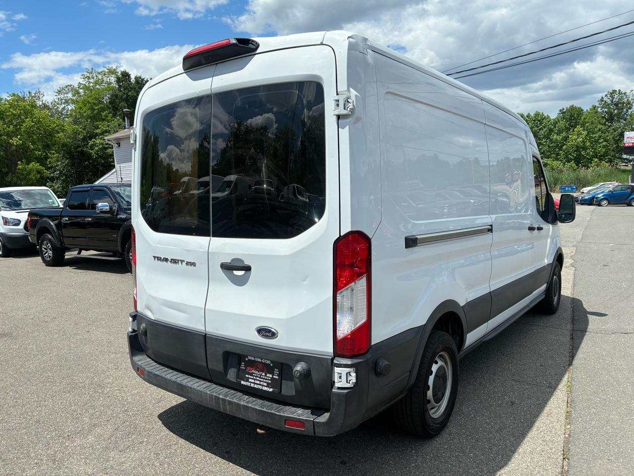 Ford Transit 250 Van Med. Roof w/Sliding Pass. 148-in. WB 2019
