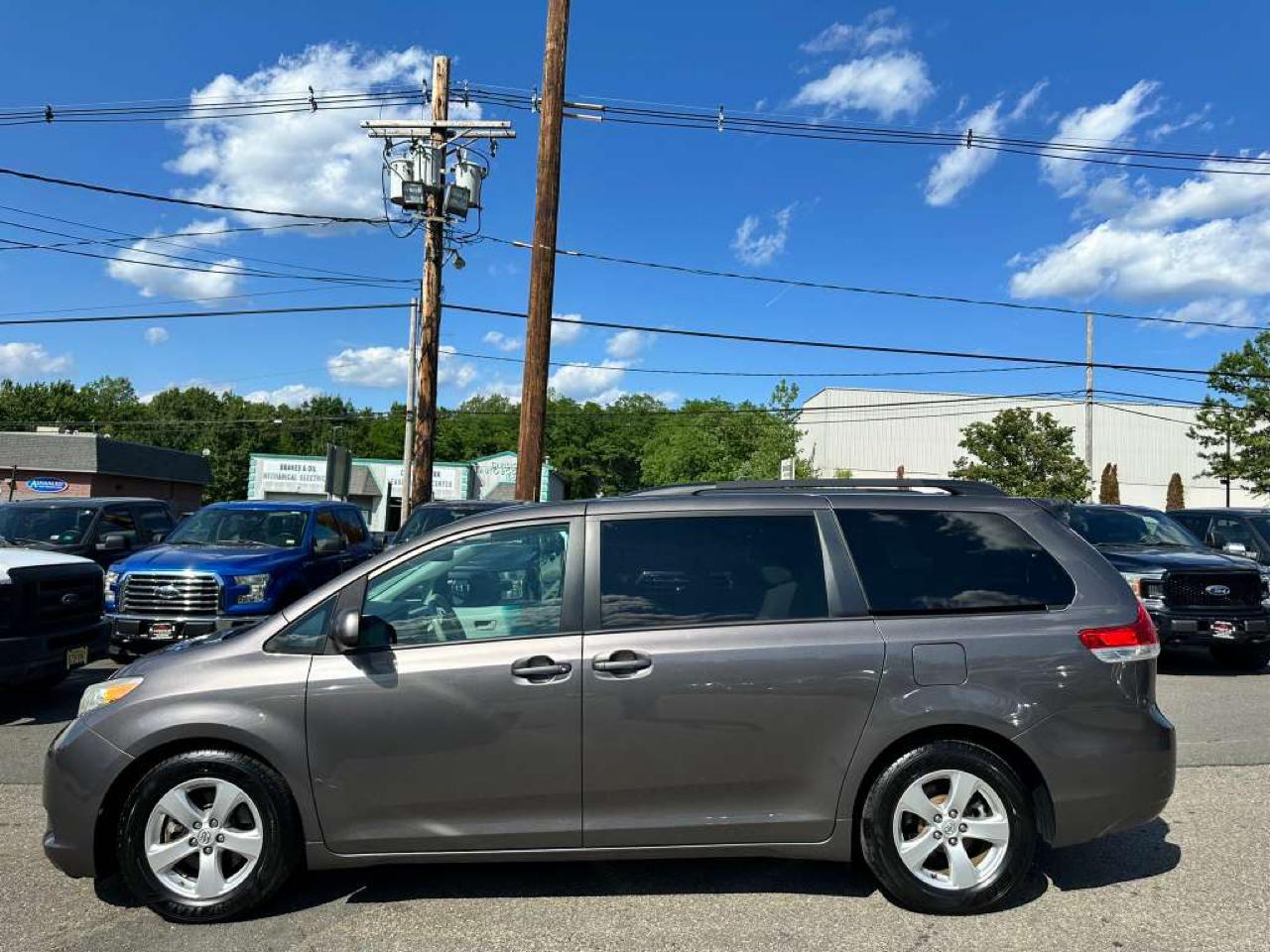 Toyota Sienna LE FWD 8-Passenger V6 2014