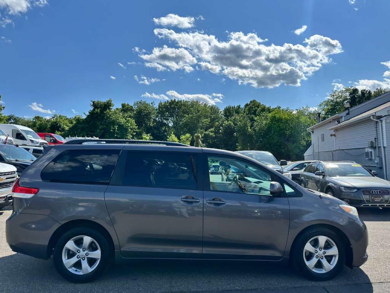 Toyota Sienna LE FWD 8-Passenger V6 2014