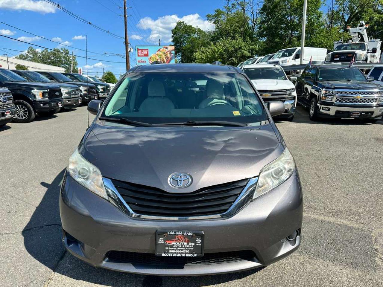 Toyota Sienna LE FWD 8-Passenger V6 2014
