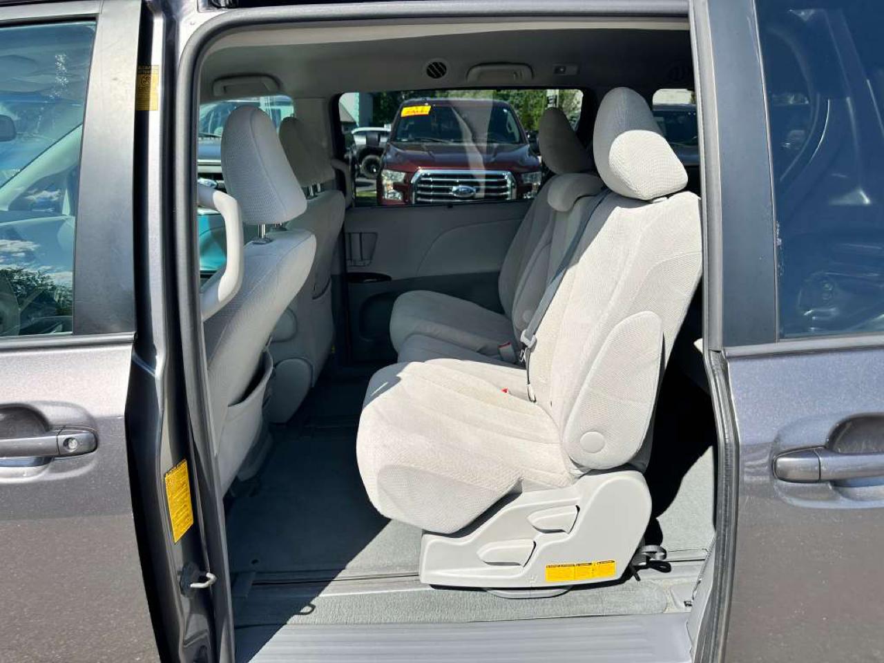 Toyota Sienna LE FWD 8-Passenger V6 2014