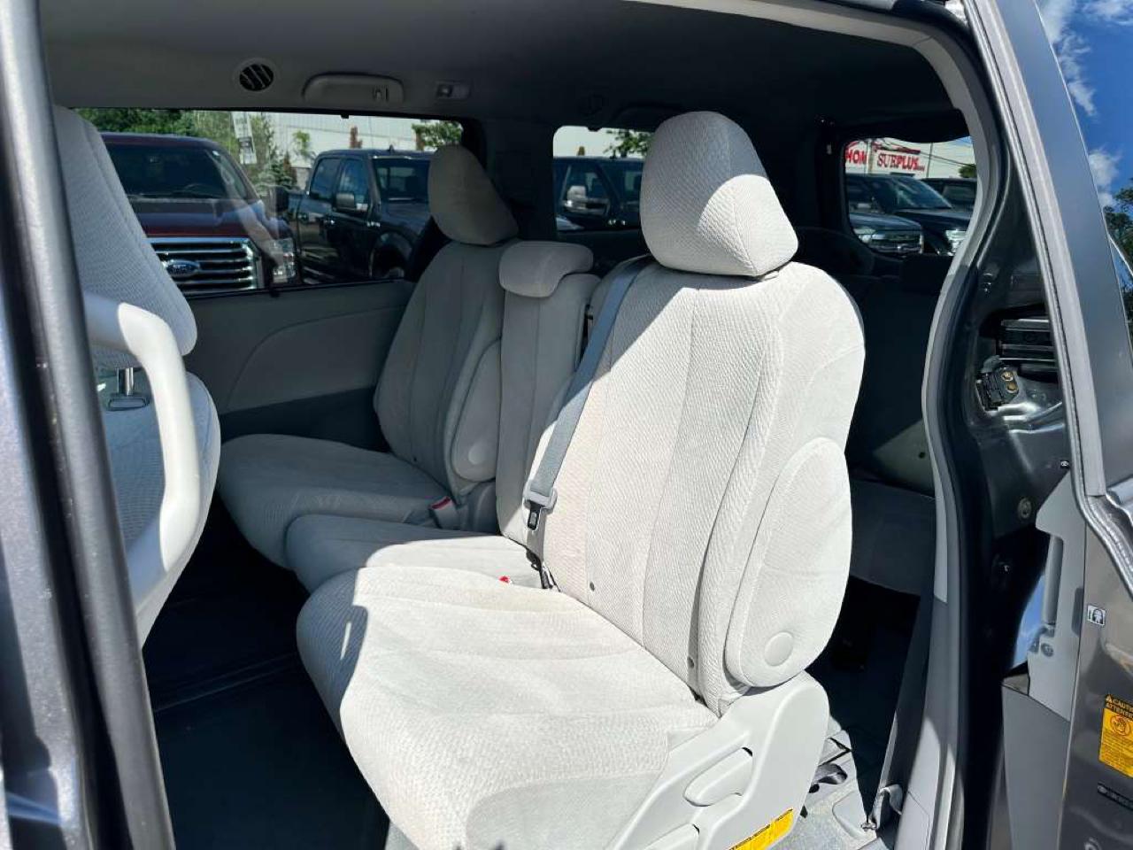 Toyota Sienna LE FWD 8-Passenger V6 2014