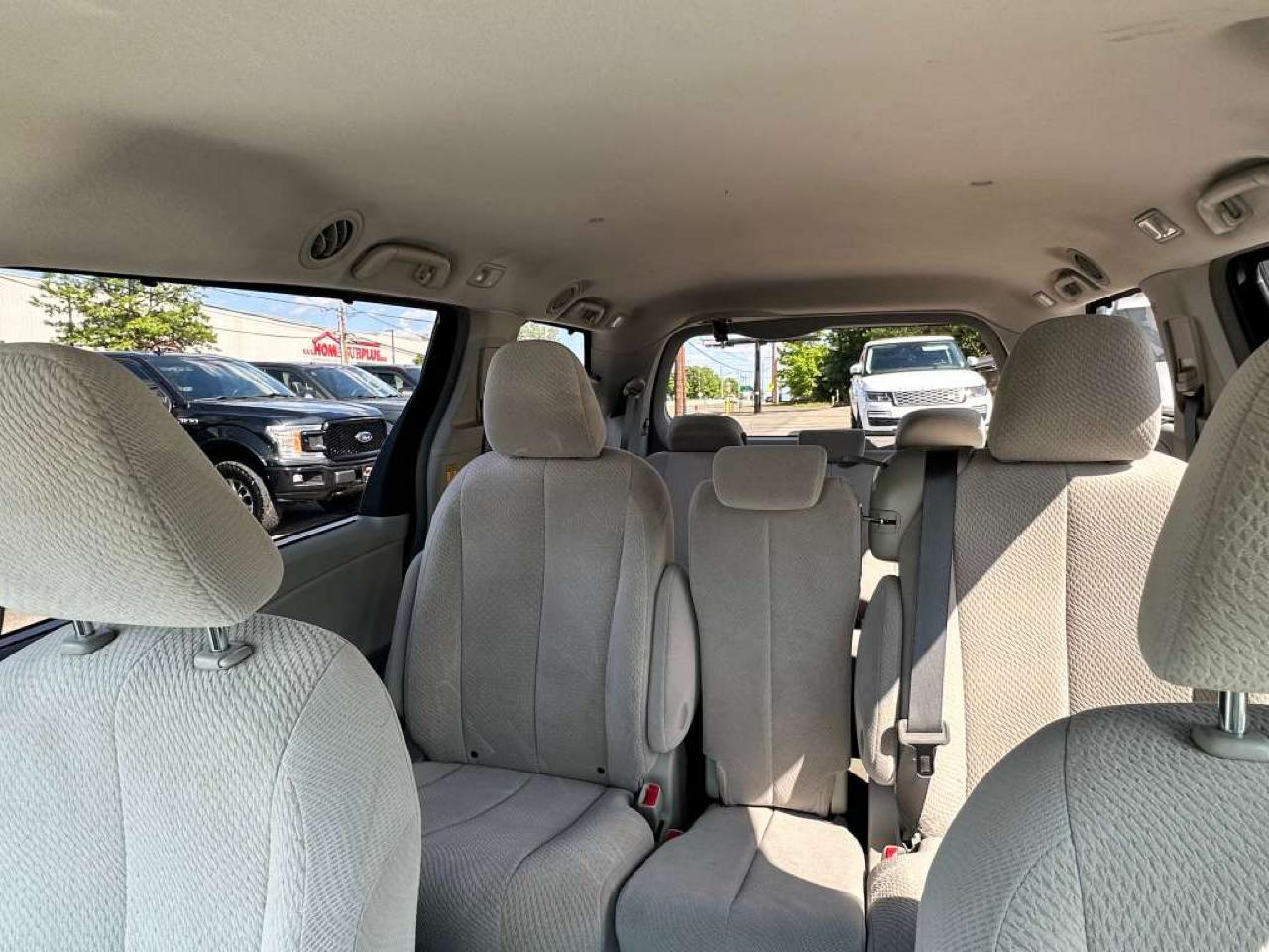 Toyota Sienna LE FWD 8-Passenger V6 2014