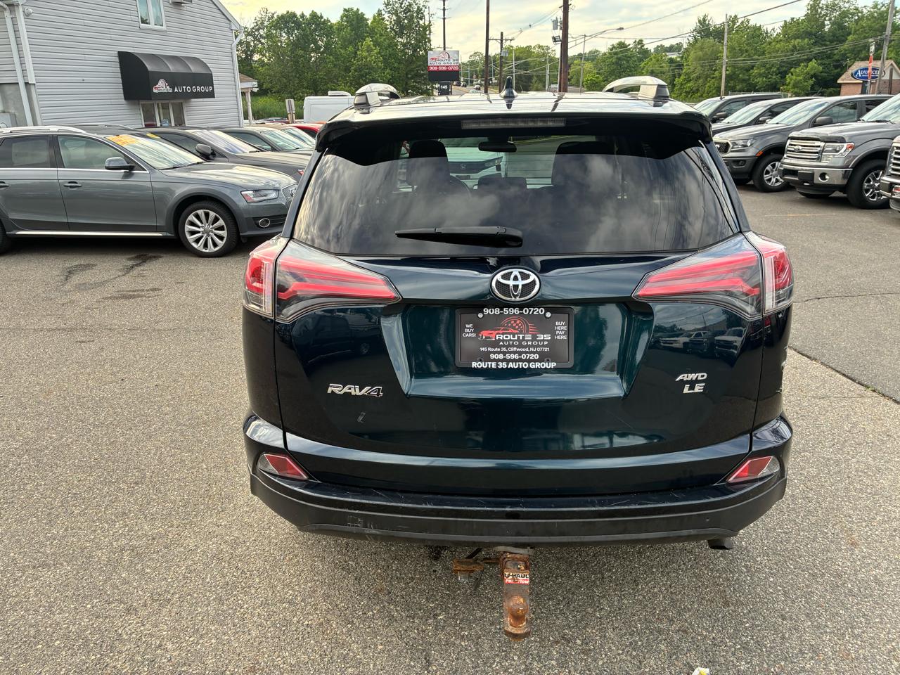 Toyota RAV4 LE AWD 2018