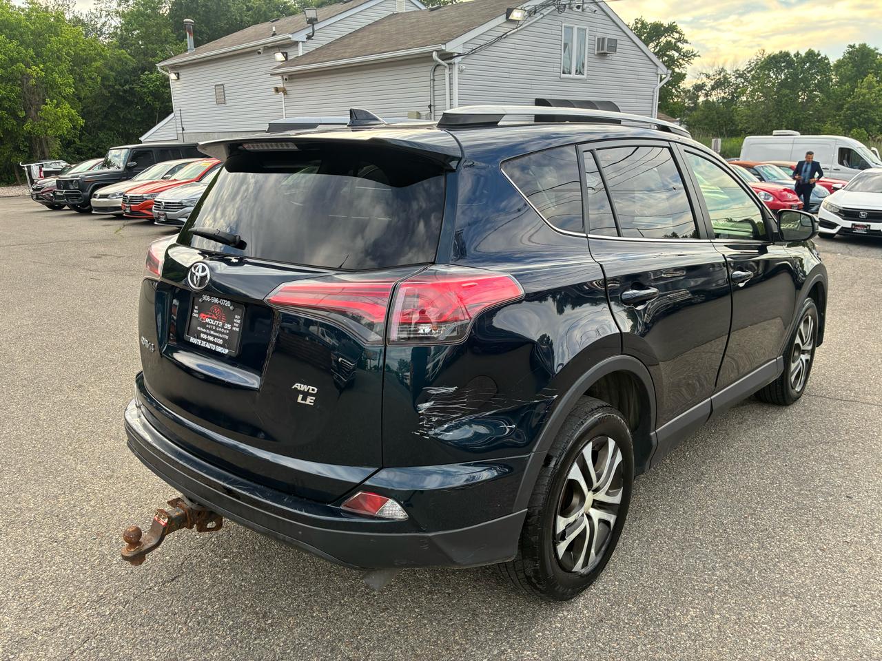 Toyota RAV4 LE AWD 2018