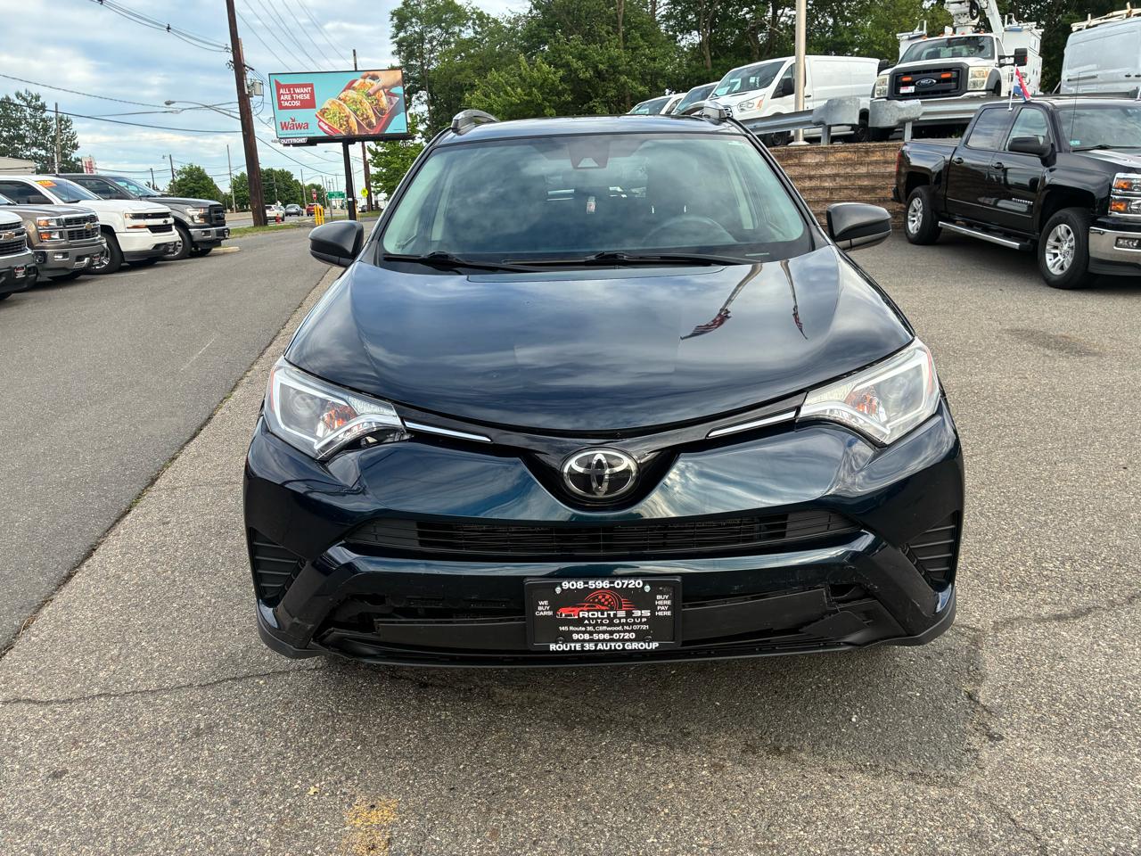 Toyota RAV4 LE AWD 2018
