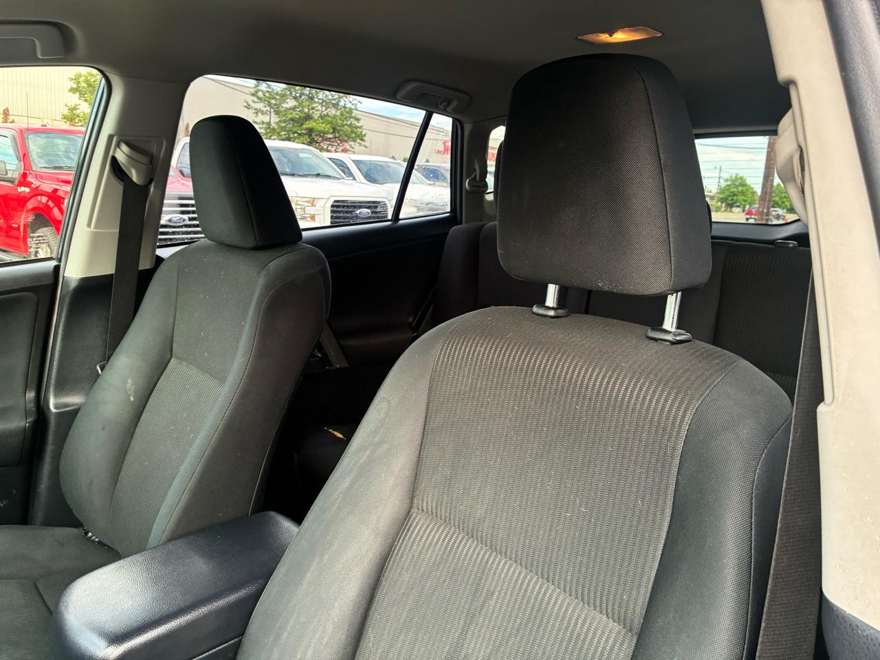 Toyota RAV4 LE AWD 2018