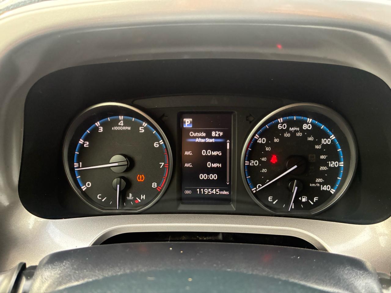 Toyota RAV4 LE AWD 2018
