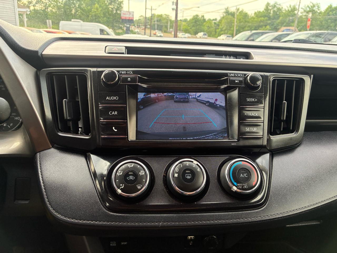 Toyota RAV4 LE AWD 2018