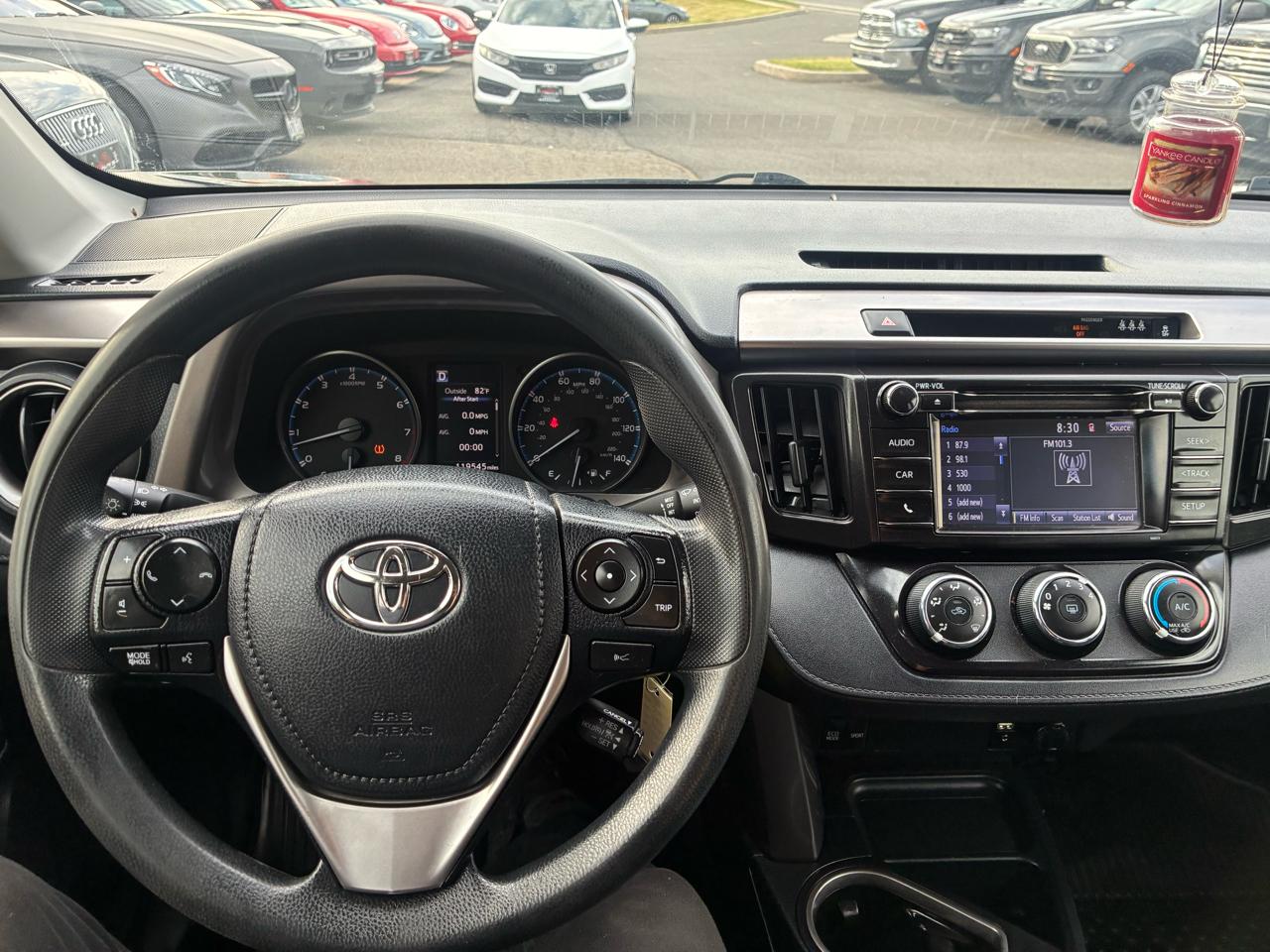 Toyota RAV4 LE AWD 2018