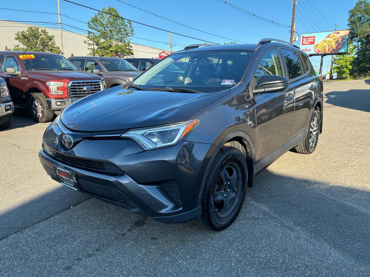 Toyota RAV4 LE AWD 2017