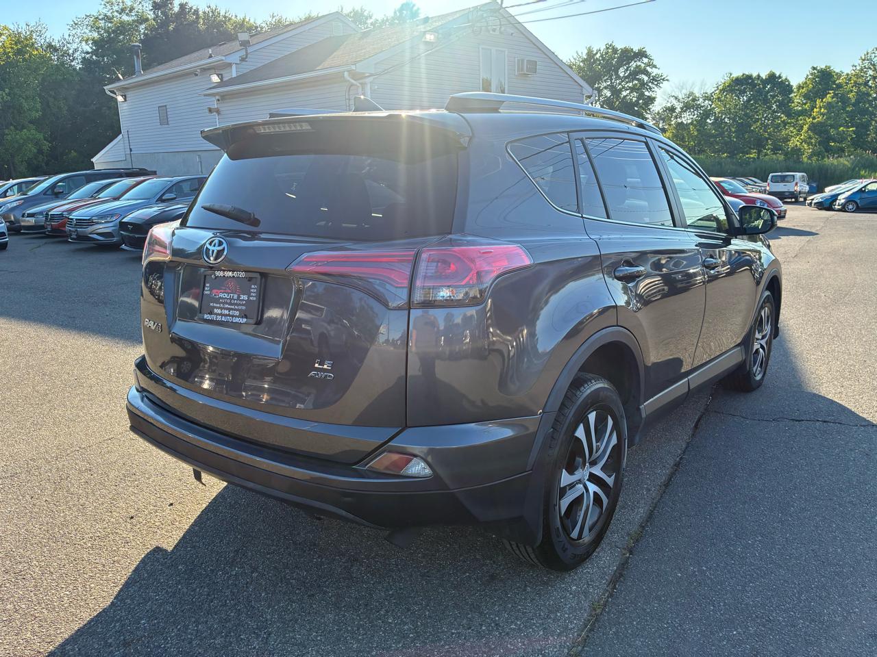 Toyota RAV4 LE AWD 2017