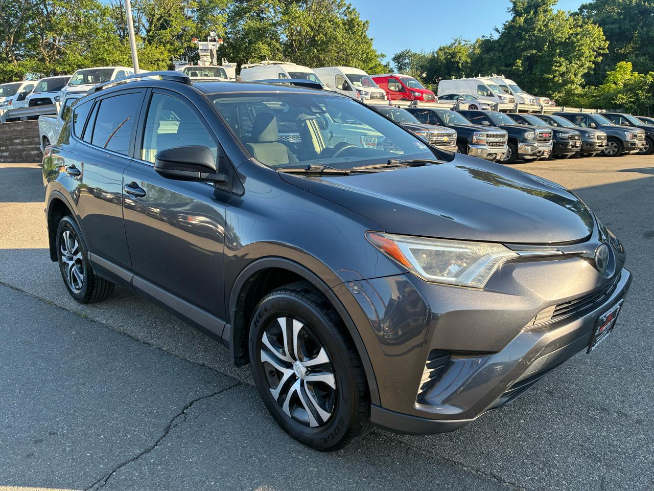Toyota RAV4 LE AWD 2017