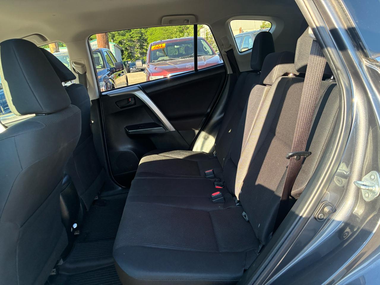Toyota RAV4 LE AWD 2017