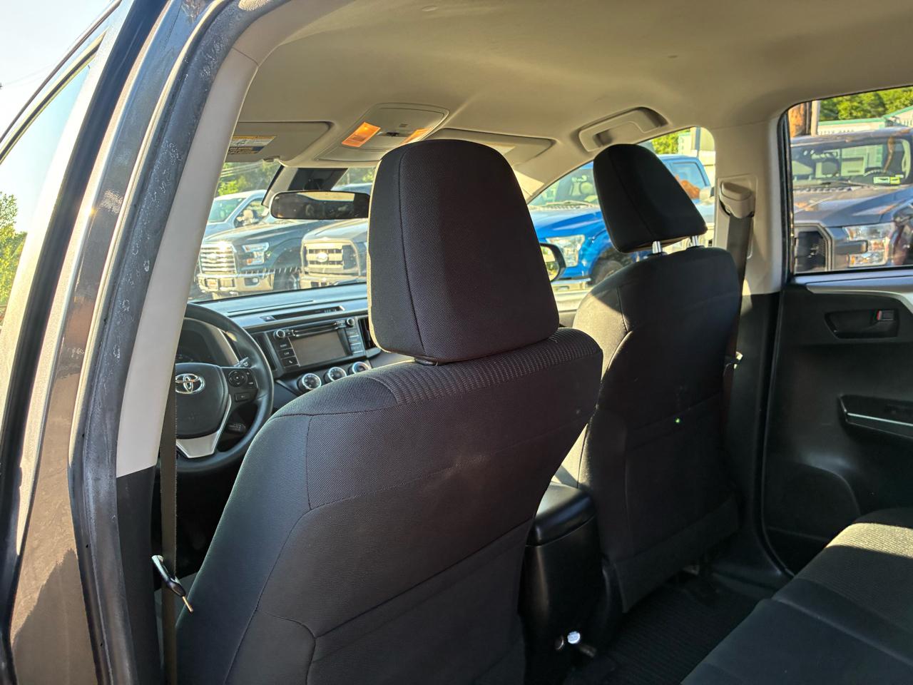 Toyota RAV4 LE AWD 2017