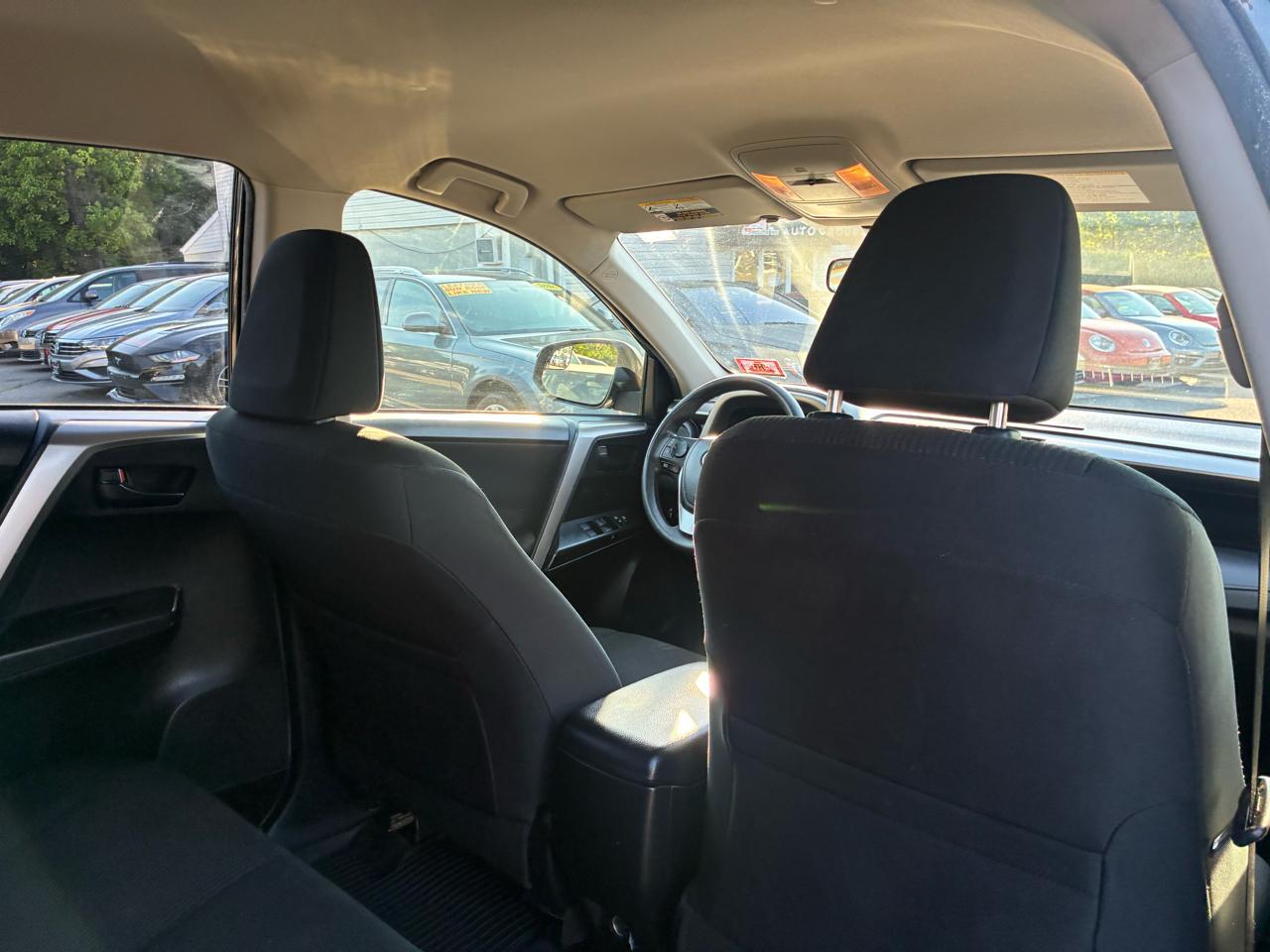 Toyota RAV4 LE AWD 2017