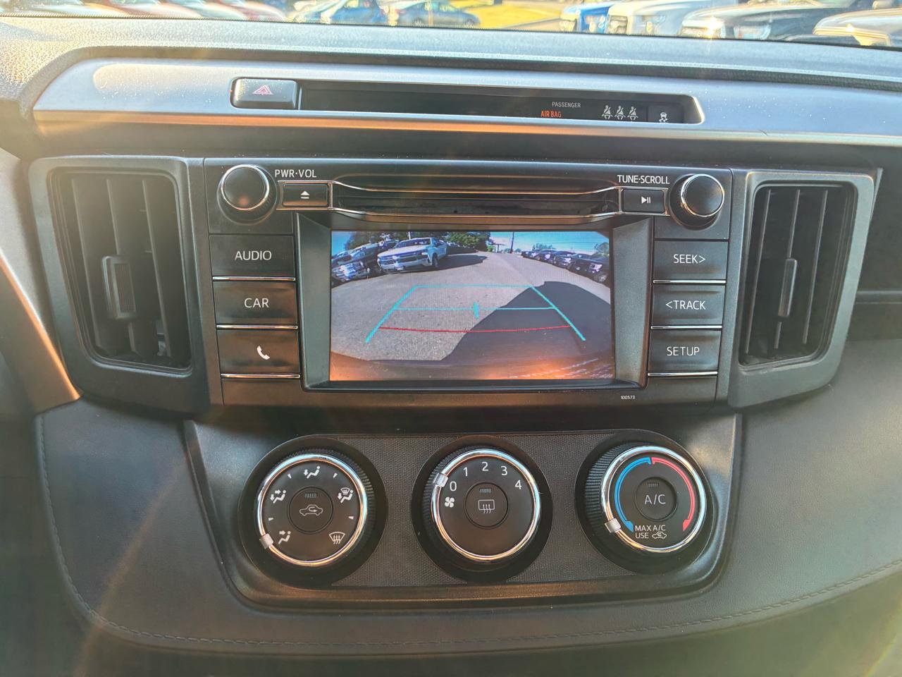 Toyota RAV4 LE AWD 2017