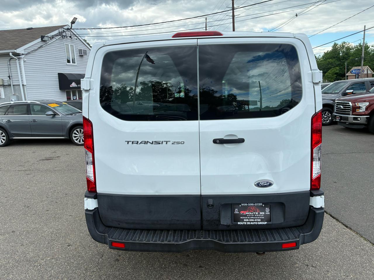 Ford Transit 250 Van Low Roof 60/40 Pass.130-in. WB 2019