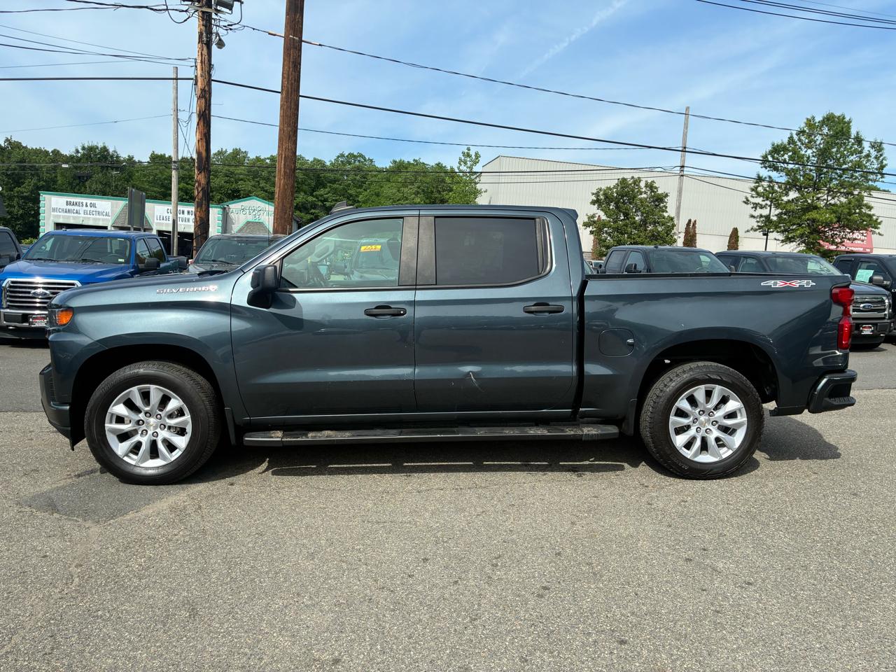 Chevrolet Silverado 1500 Custom Crew Cab Long Box 4WD 2020