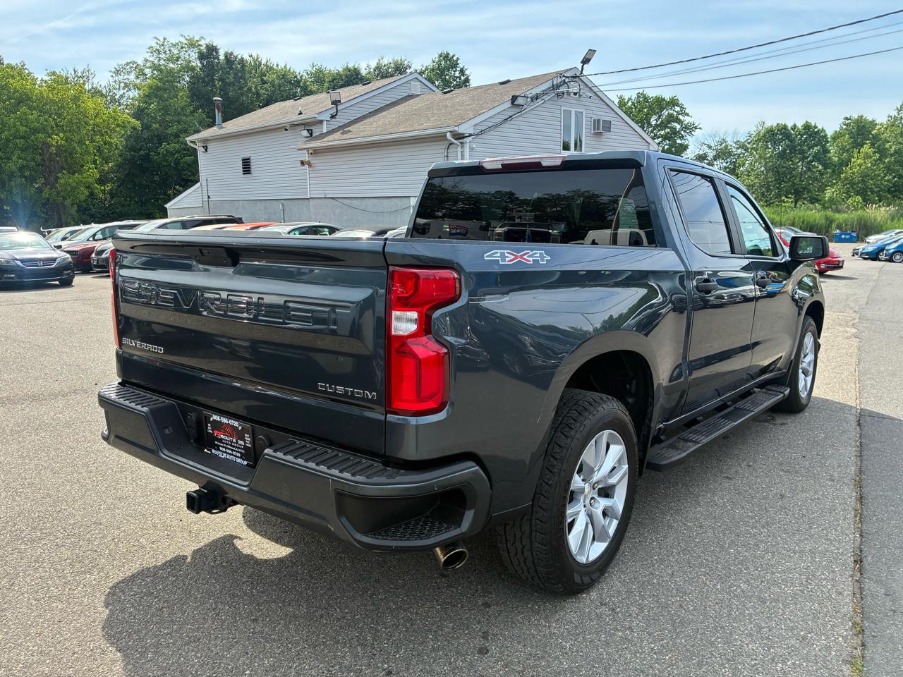 Chevrolet Silverado 1500 Custom Crew Cab Long Box 4WD 2020