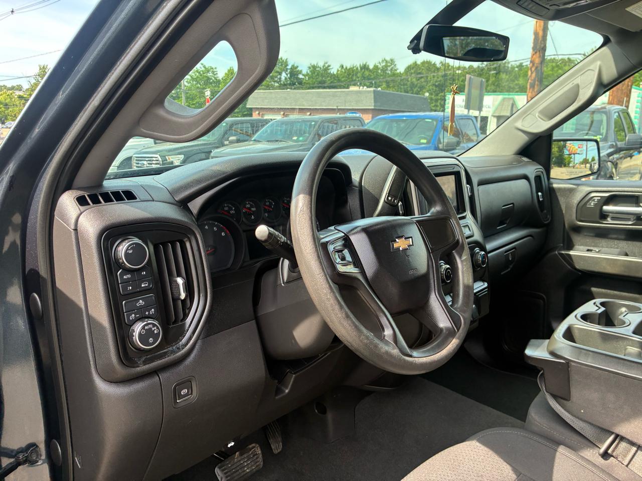 Chevrolet Silverado 1500 Custom Crew Cab Long Box 4WD 2020