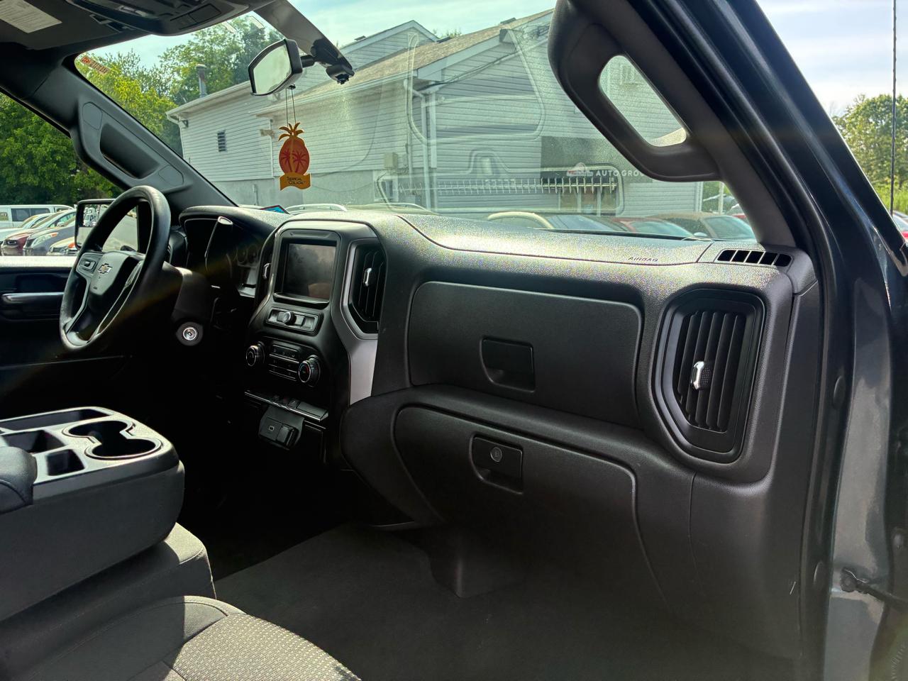 Chevrolet Silverado 1500 Custom Crew Cab Long Box 4WD 2020