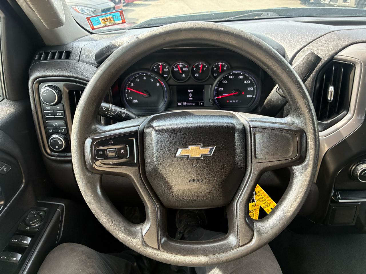 Chevrolet Silverado 1500 Custom Crew Cab Long Box 4WD 2020