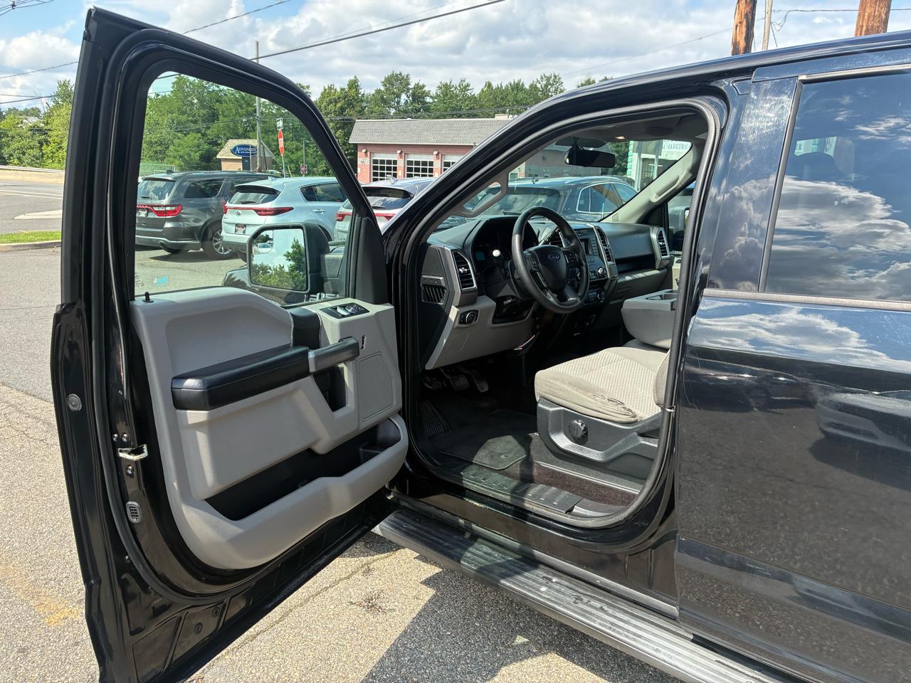 Ford F-150 XLT SuperCrew 5.5-ft. Bed 4WD 2016