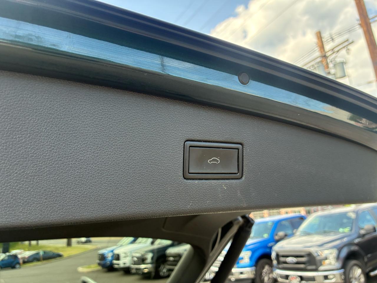 Volkswagen Tiguan SEL 4Motion AWD 2019